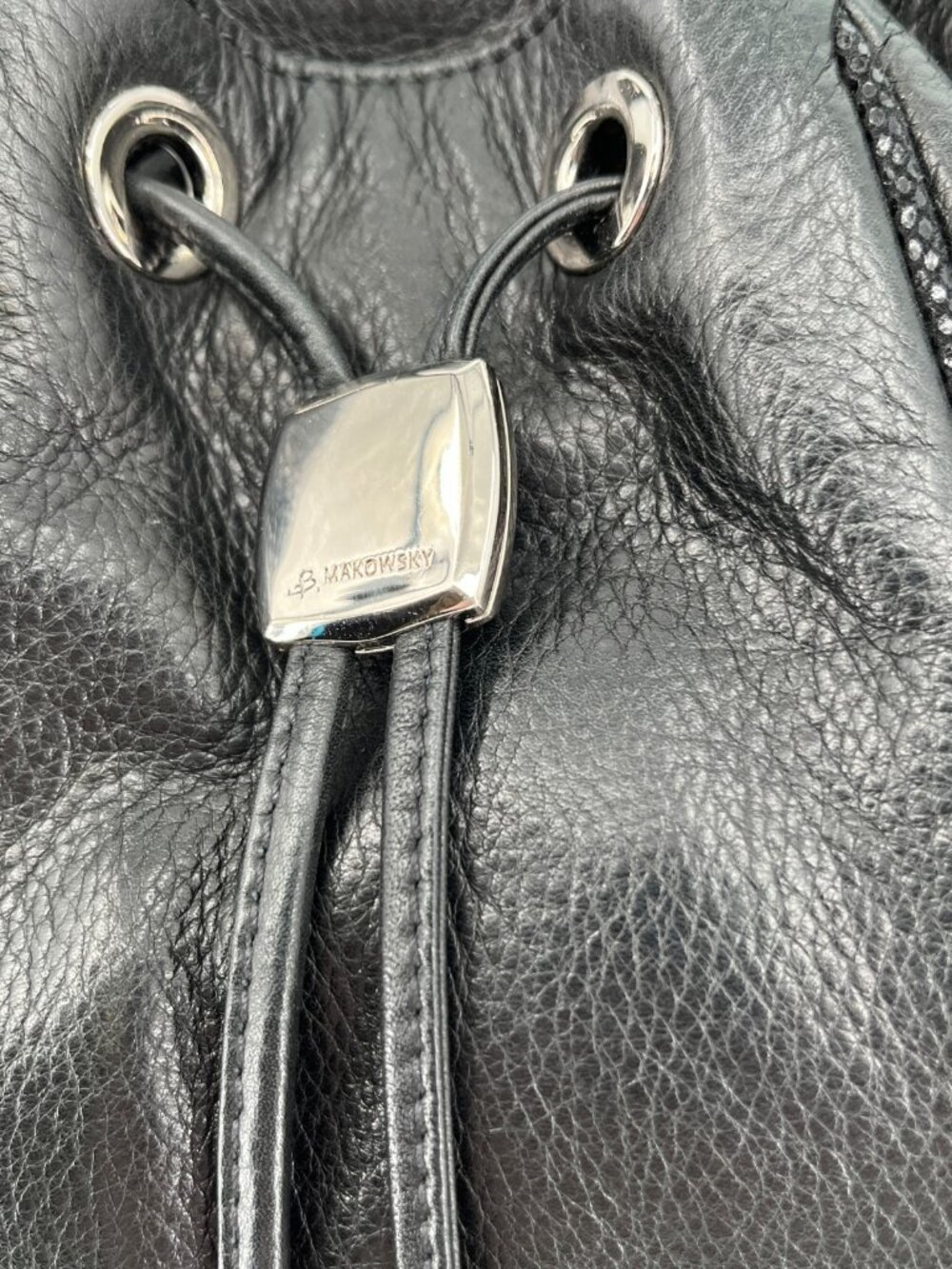 B Makowsky Drawstring Bucket Bag Black Pebbled Leather Silver Hardware Pocket - Picture 3 of 13